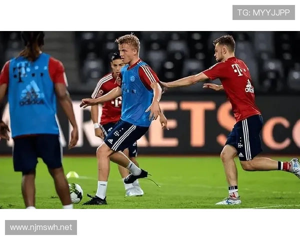 拜仁关键比赛表现波动问题显现,对竞争格局带来变化 拜仁关键比赛表现波动问题显现,对竞争格局带来变化