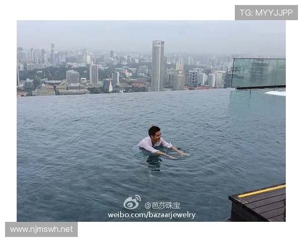 田亮居然能同时hold起三套豪华泳装，普通人这一辈子都穿不了这么多吧？